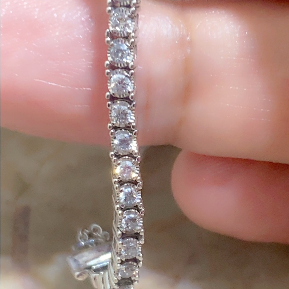 14k white gold Diamonds tennis bracelet